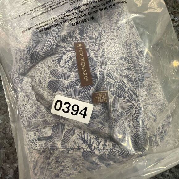 Tori Richard Made in Hawaii Cotton Lawn Aloha Shirt - Size Large - Picture 7 of 7